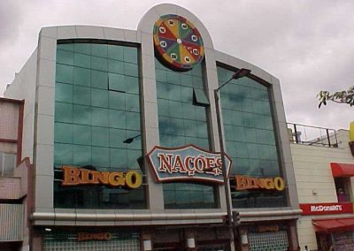 Letreiros Frontlight com letras caixa