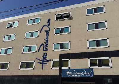 Fabricação de letreiros Frontlight com letras caixa