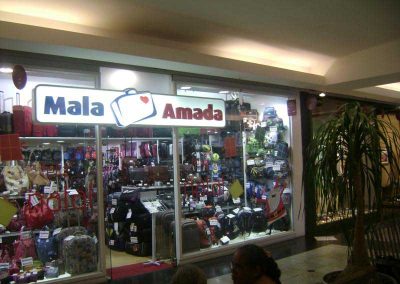 Letreiros Backlight com letras caixa