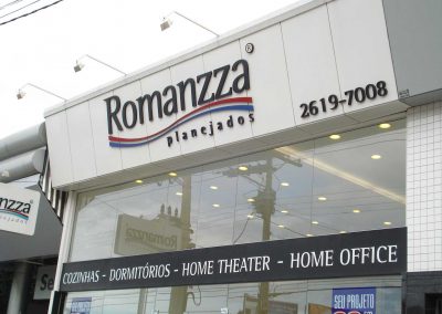 Letreiros Frontlight com letras caixa